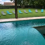 Domaine Les Petits Bois Seminaire 36 Couchages Avec Piscine Privee 31 Degres Clermont-Creans