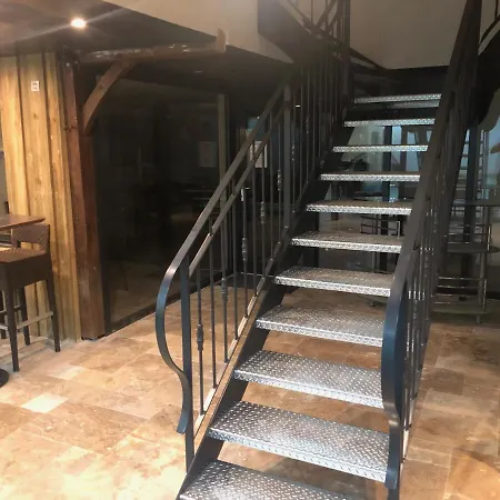 Domaine Les Petits Bois Seminaire 36 Couchages Avec Piscine Privee 31 Degres