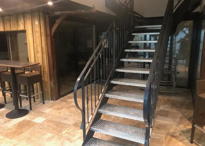 Domaine Les Petits Bois Seminaire 36 Couchages Avec Piscine Privee 31 Degres