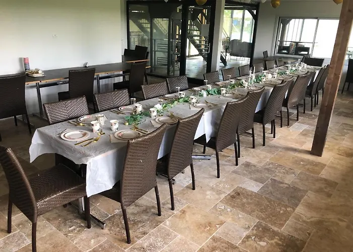 Domaine Les Petits Bois Seminaire 36 Couchages Avec Piscine Privee 31 Degres